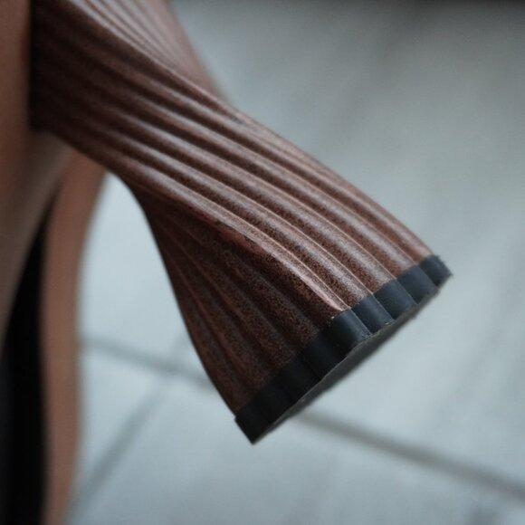 Black Square-Toe Mules – Size 6 - Picture 5 of 13